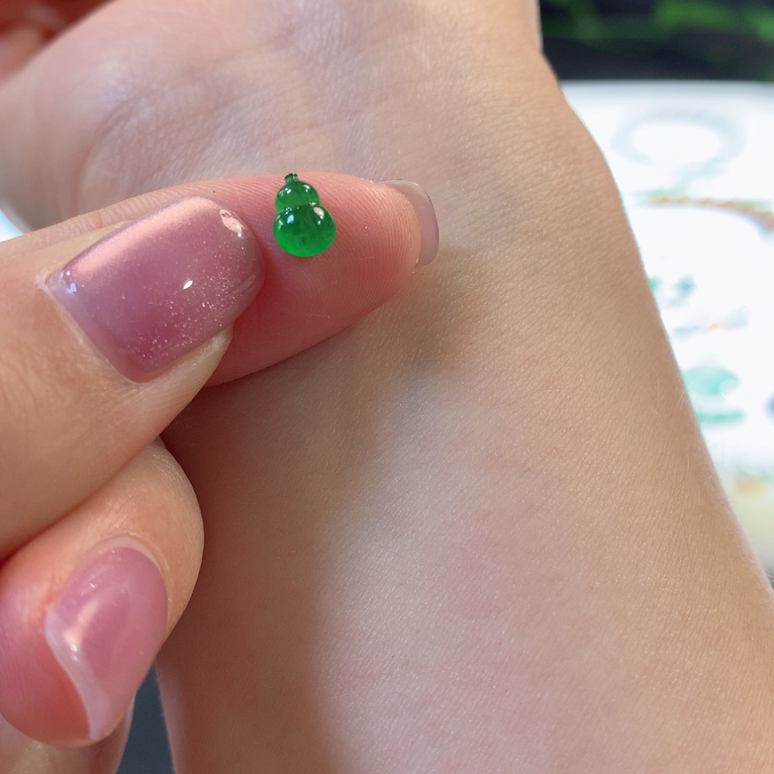 翡翠手串未镶嵌葫芦