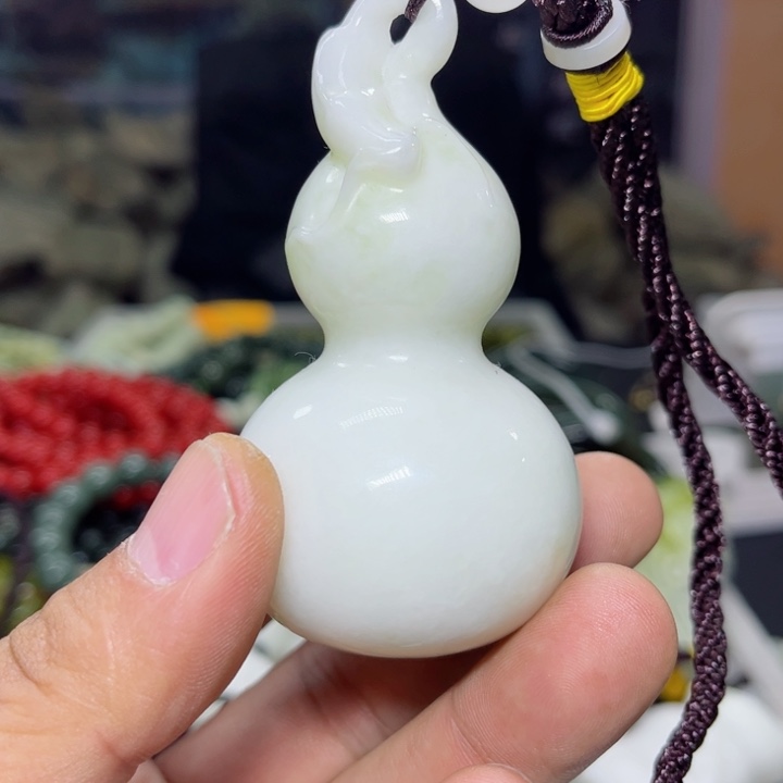 蛇纹石玉手把件未镶嵌