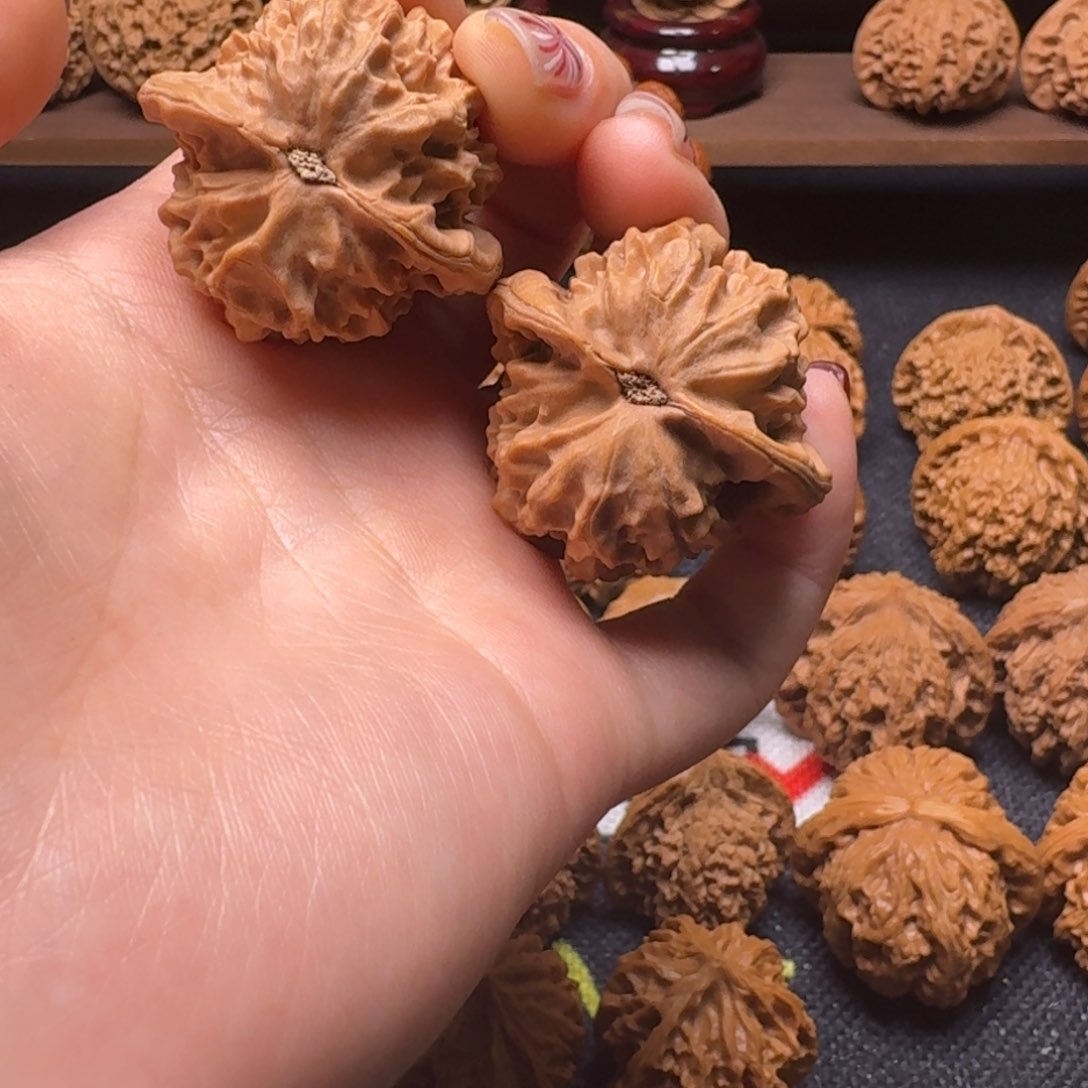 文玩核桃吊坠38龙鳞纹