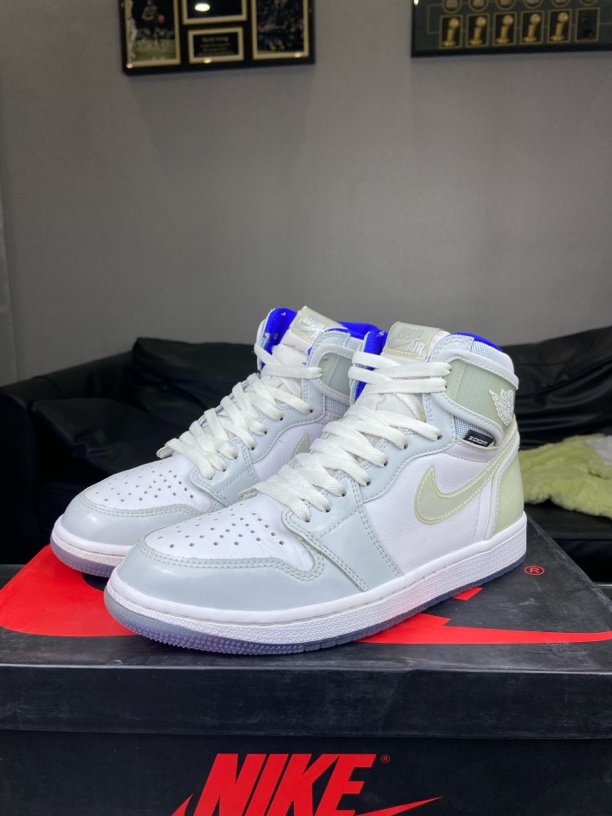 99新 NIKE/耐克 Nike休闲鞋aj1小迪奥42码配盒