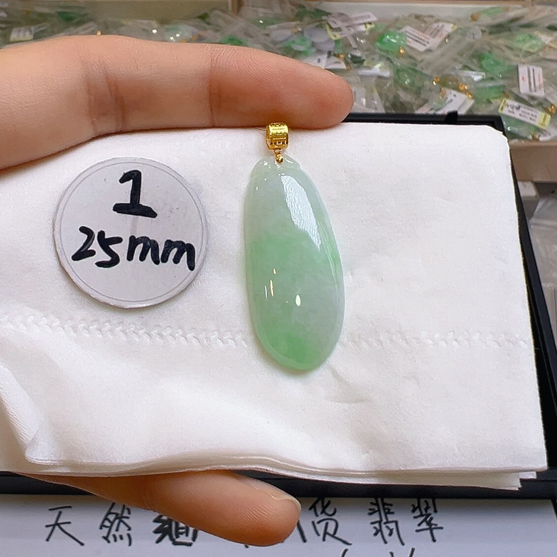 翡翠颈饰18K金镶嵌翡翠