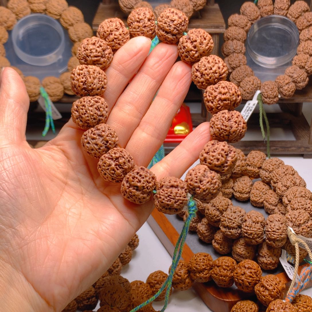 云***里金刚菩提手串金刚菩提梁产区梅花微裂断齿正常介意勿拍