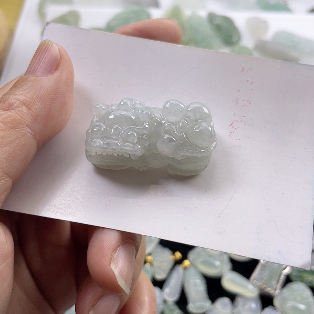 翡翠颈饰未镶嵌霸王貔貅