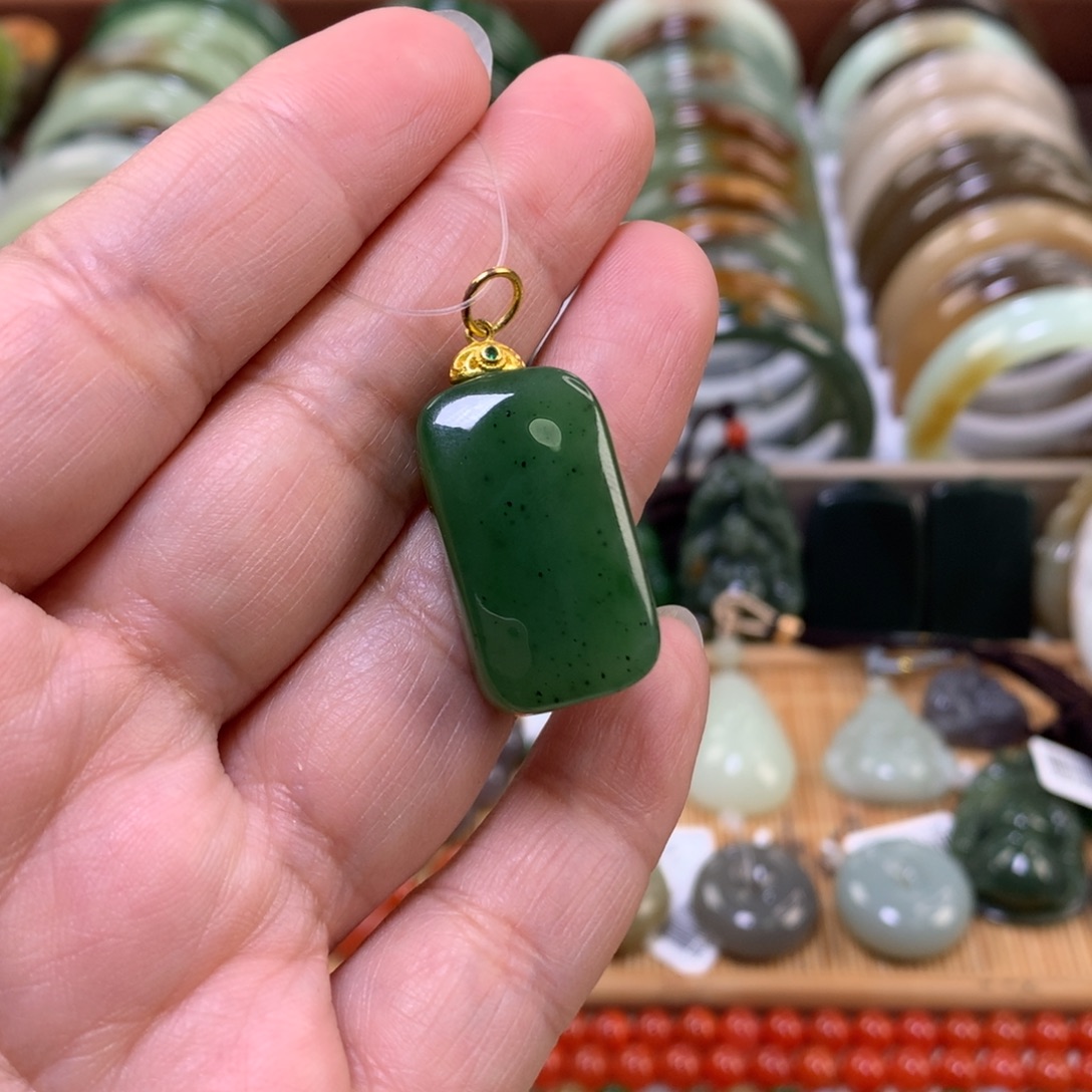 和田玉（碧玉）未镶嵌颈饰