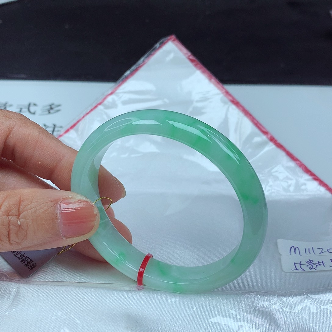 翡翠手镯未镶嵌55贵1200