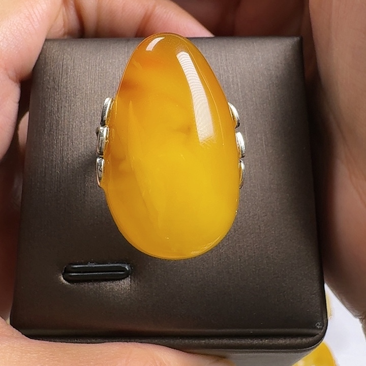 那***儿蜜蜡银S925镶嵌戒指戒指