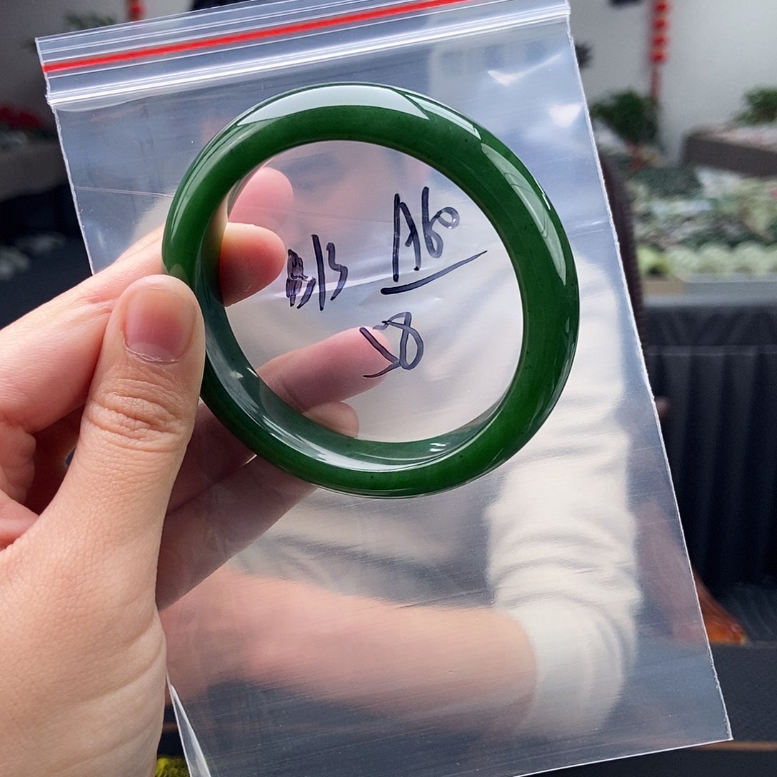 和田玉颜色多样性发拍一发一未镶嵌