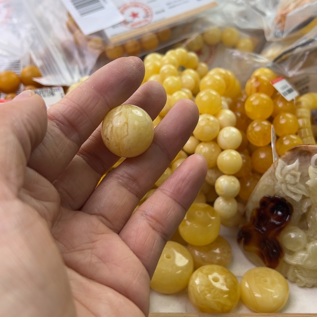 琥珀珠宝奇石未镶嵌