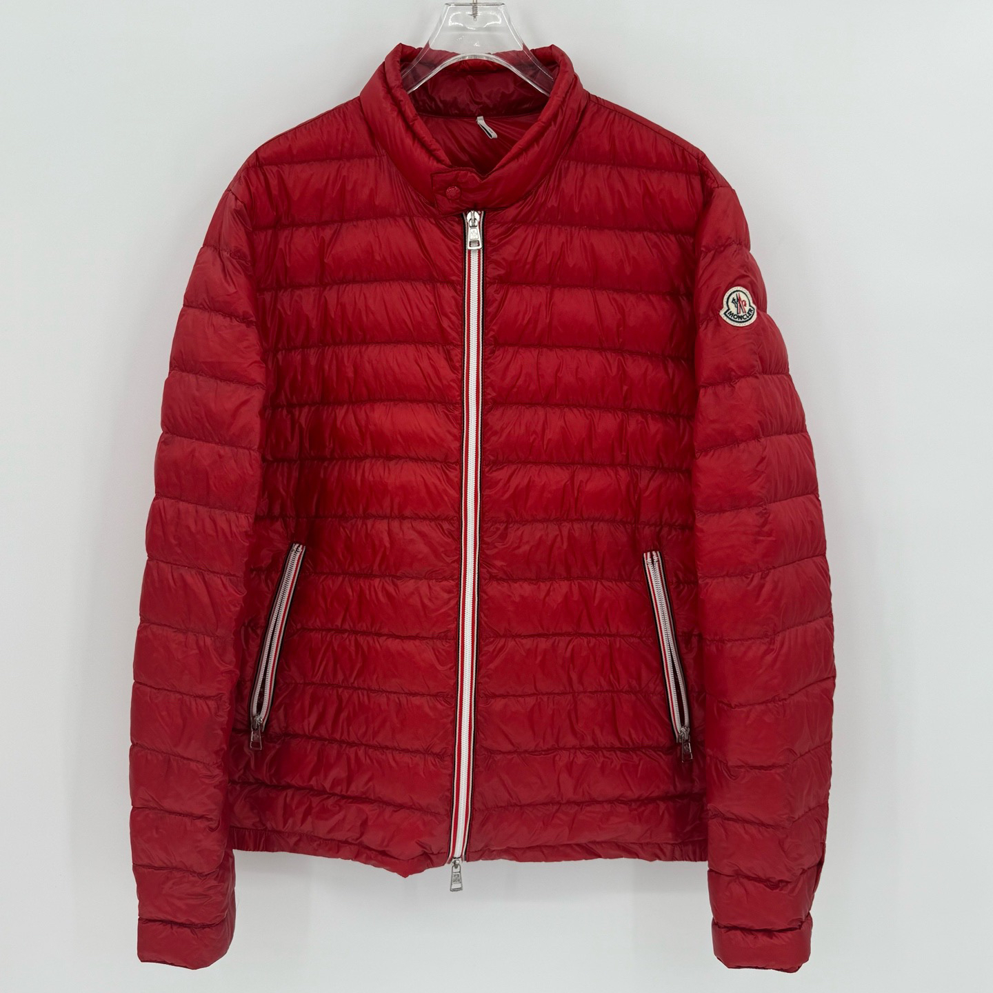 99新 MONCLER 蒙口  红色徽标刺绣轻薄款羽绒服/3码/Sw24780