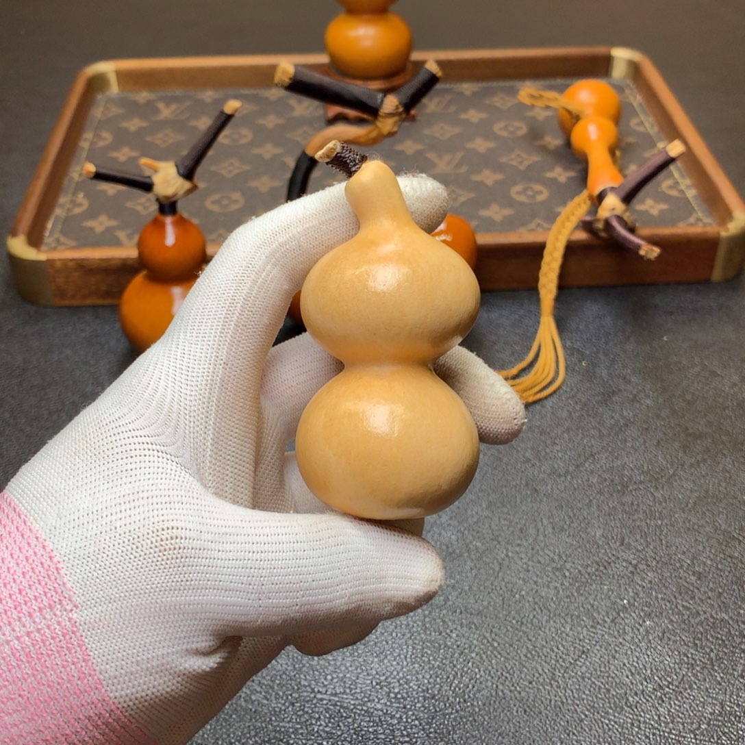 默***一天然的天然资源的