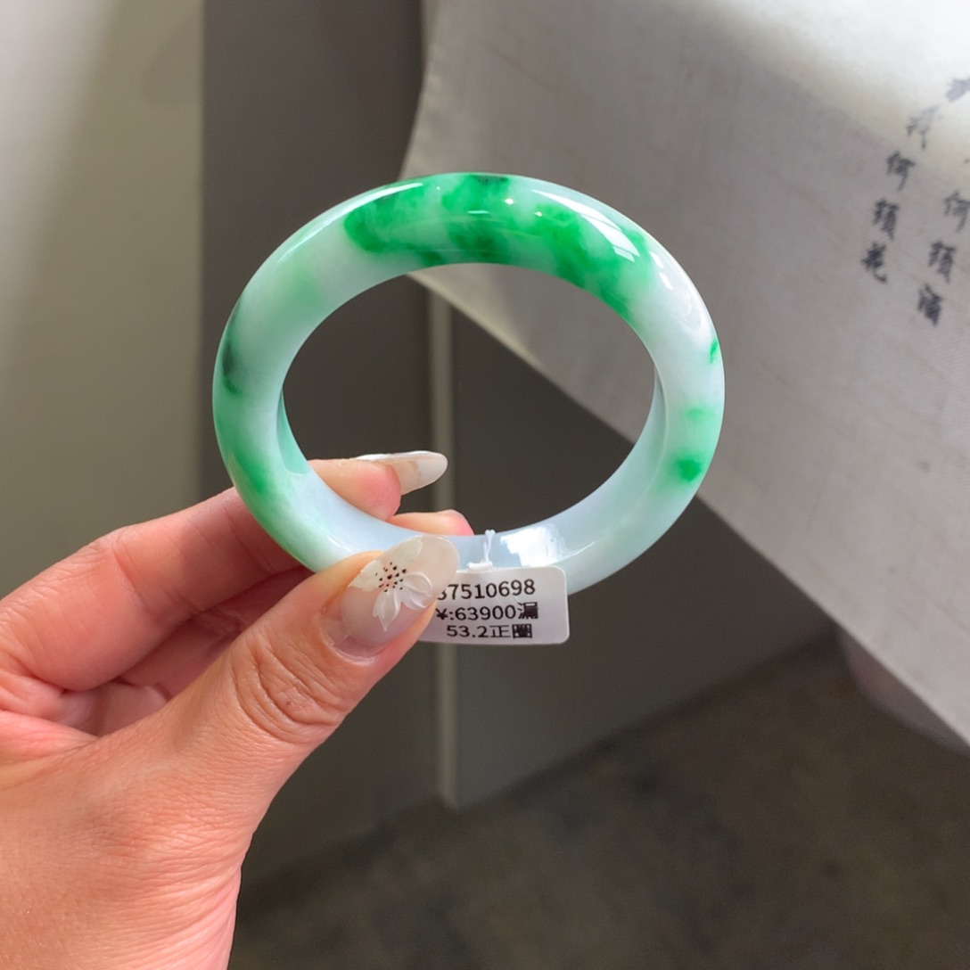 翡翠手镯未镶嵌糯化白底青53.2正圈