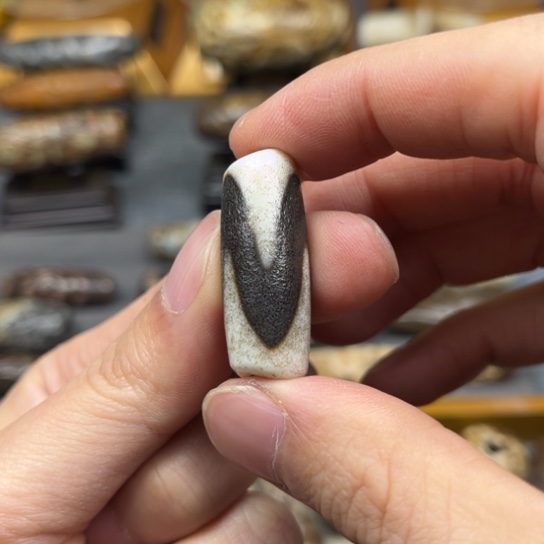 囡***玛瑙/玉髓未镶嵌颈饰