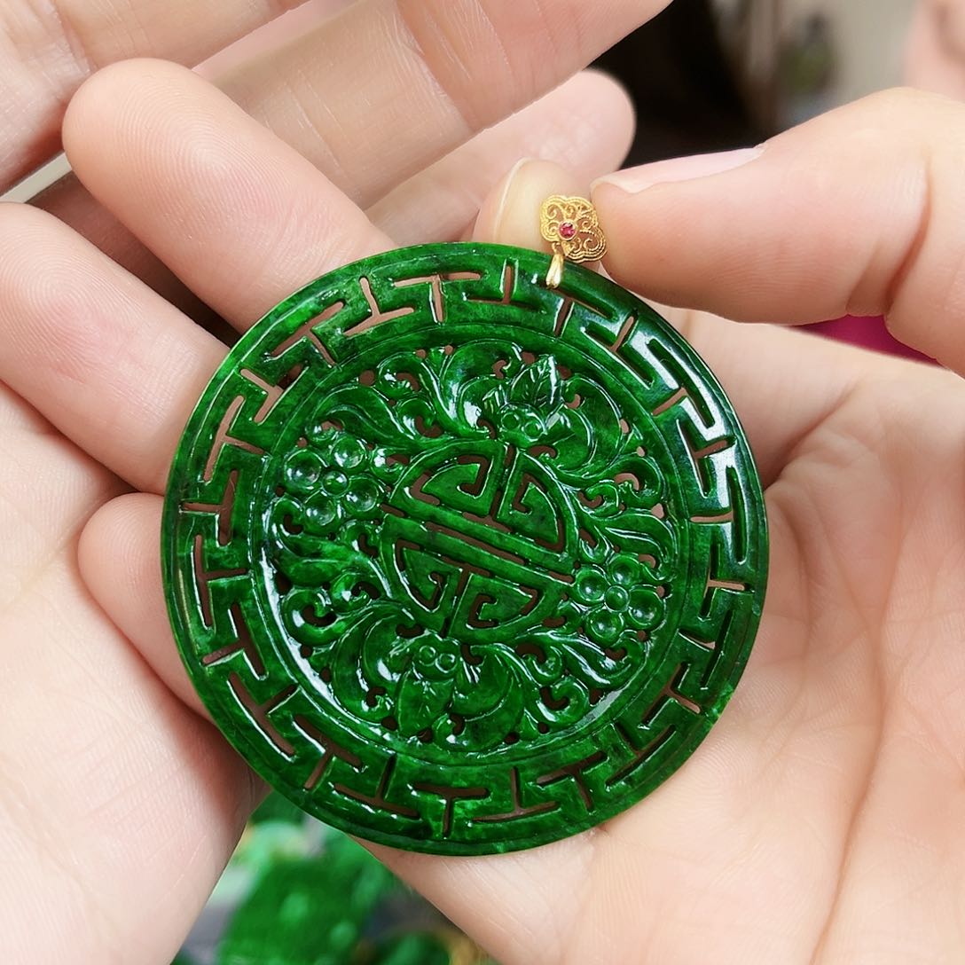 翡翠颈饰18K金镶嵌吊坠