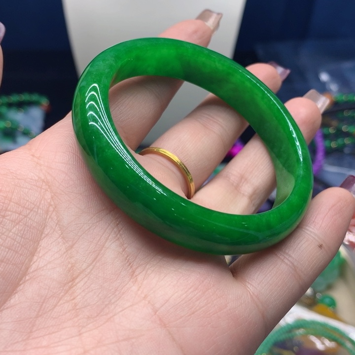 翡翠颈饰未镶嵌吊坠