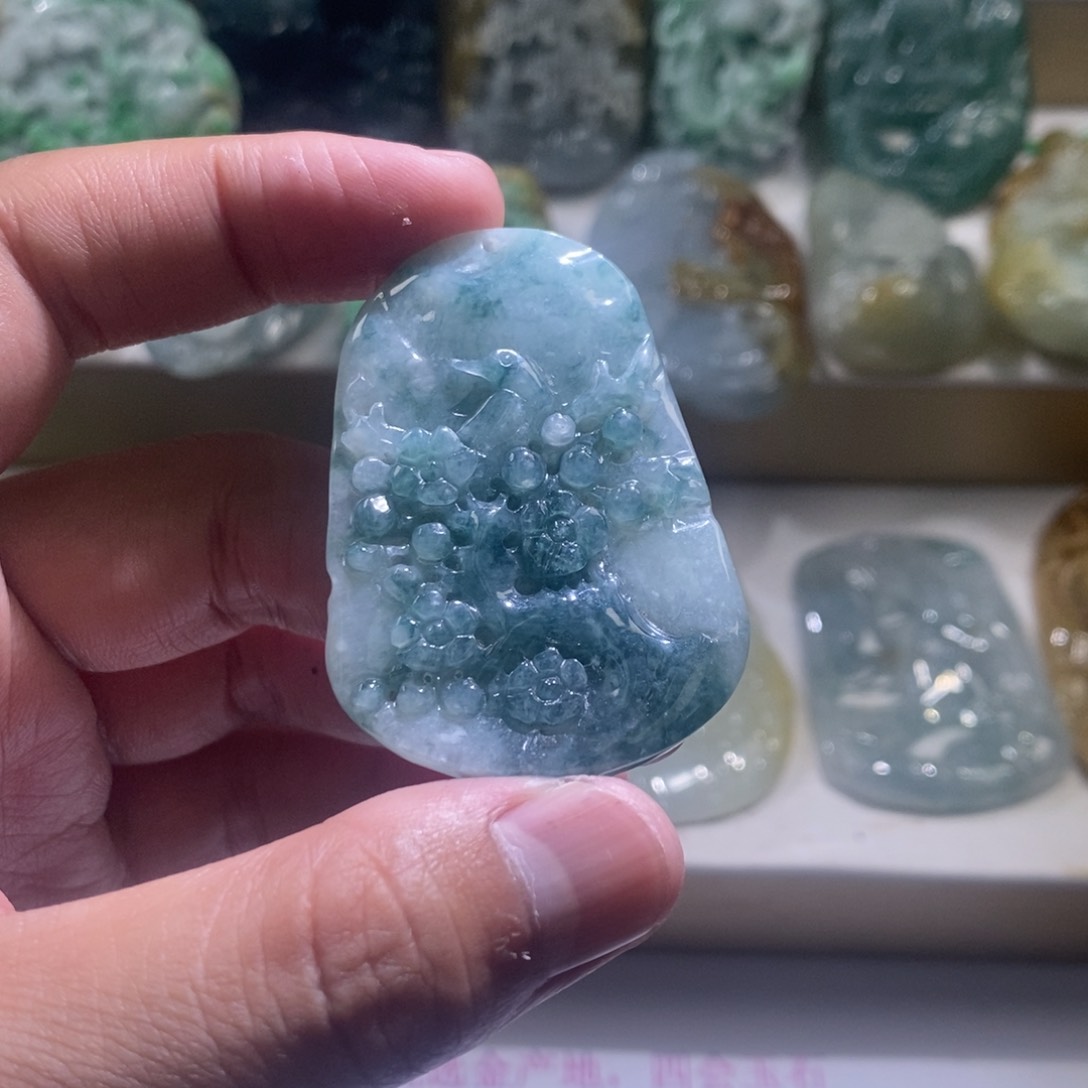 【闪购商品】翡翠颈饰未镶嵌喜上眉梢