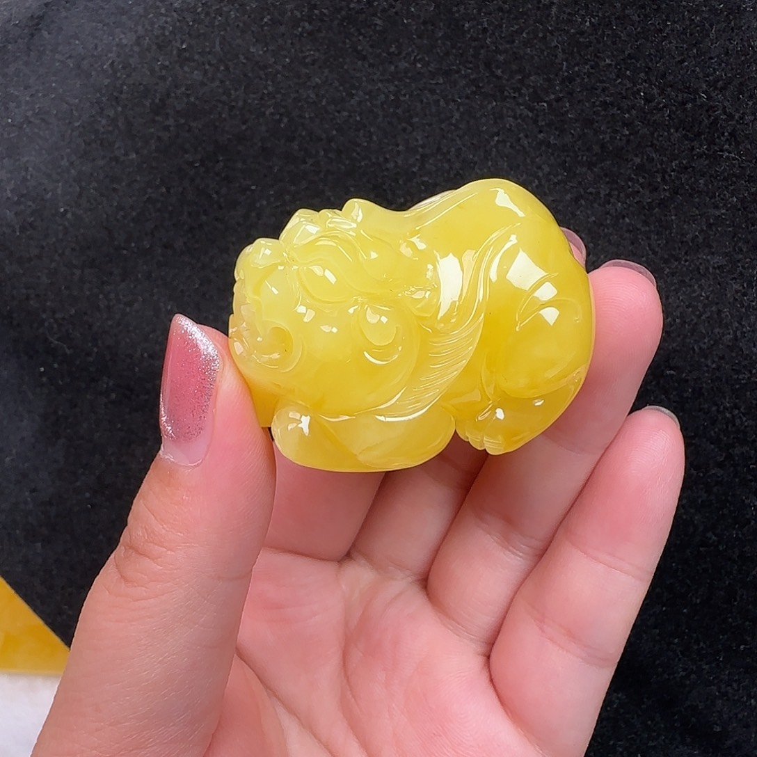 蜜蜡未镶嵌珠宝奇石