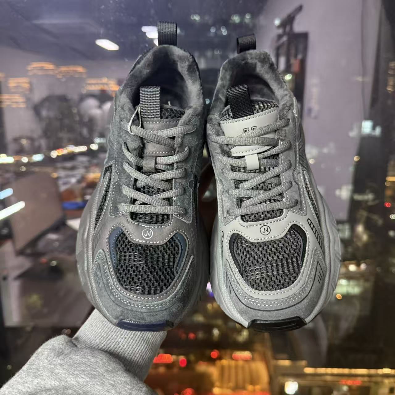 新款时尚百搭加绒厚底防滑增高女鞋老爹鞋8675