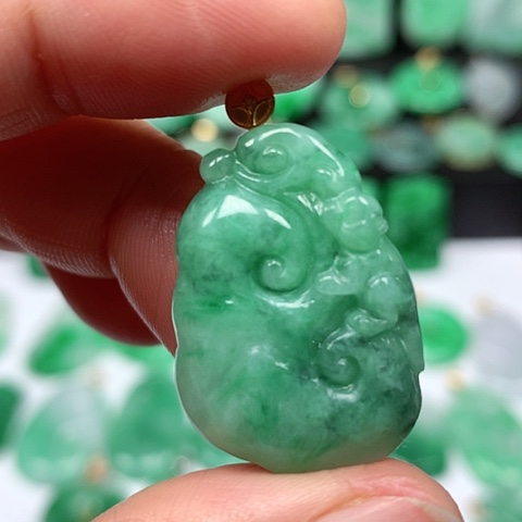 翡翠吊坠(不含链)18K金镶嵌