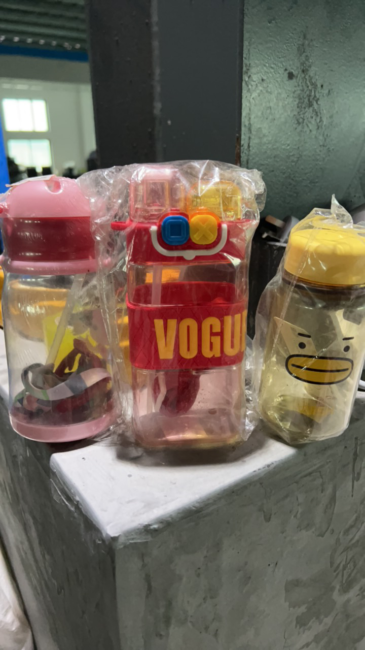 高颜值学生水杯款式随机发（尾货默认微瑕）