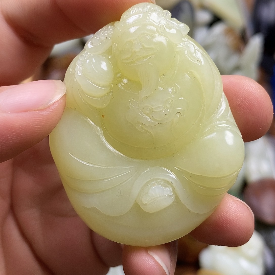 和田玉（糖玉）挂件未镶嵌