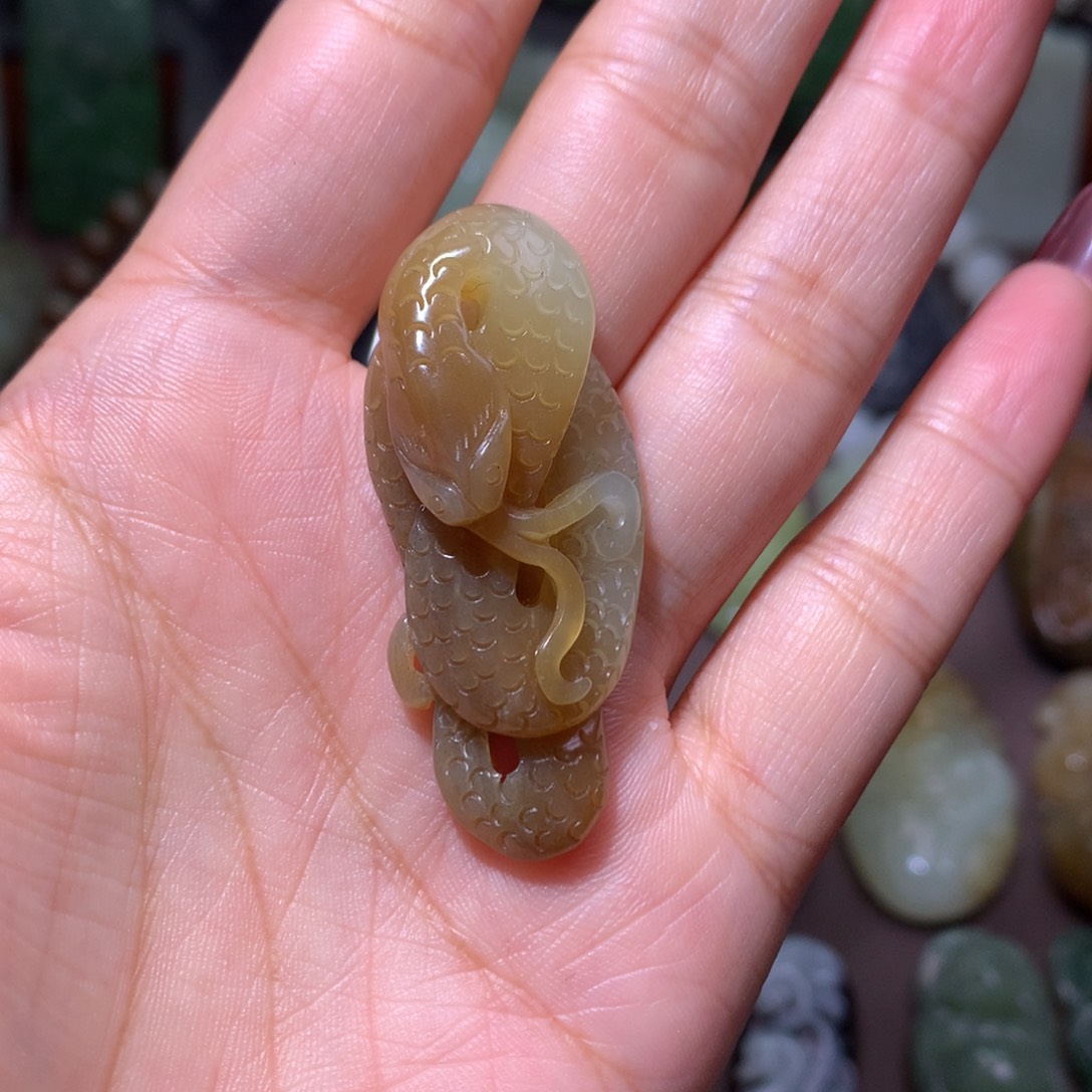 颈饰未镶嵌和田玉