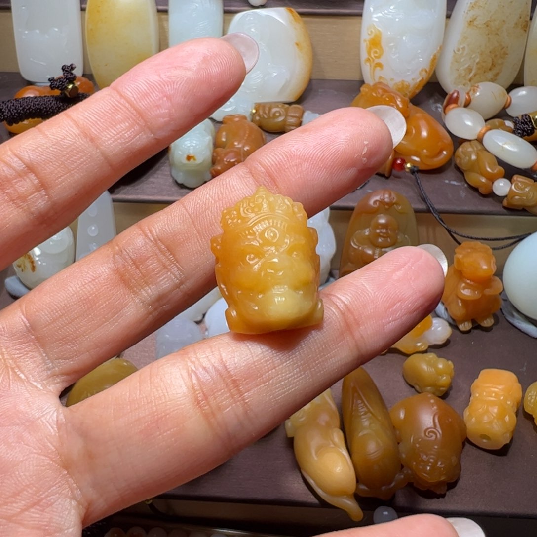 和田玉颈饰未镶嵌了*