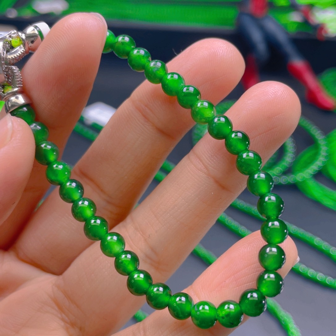 翡翠颈饰未镶嵌，1