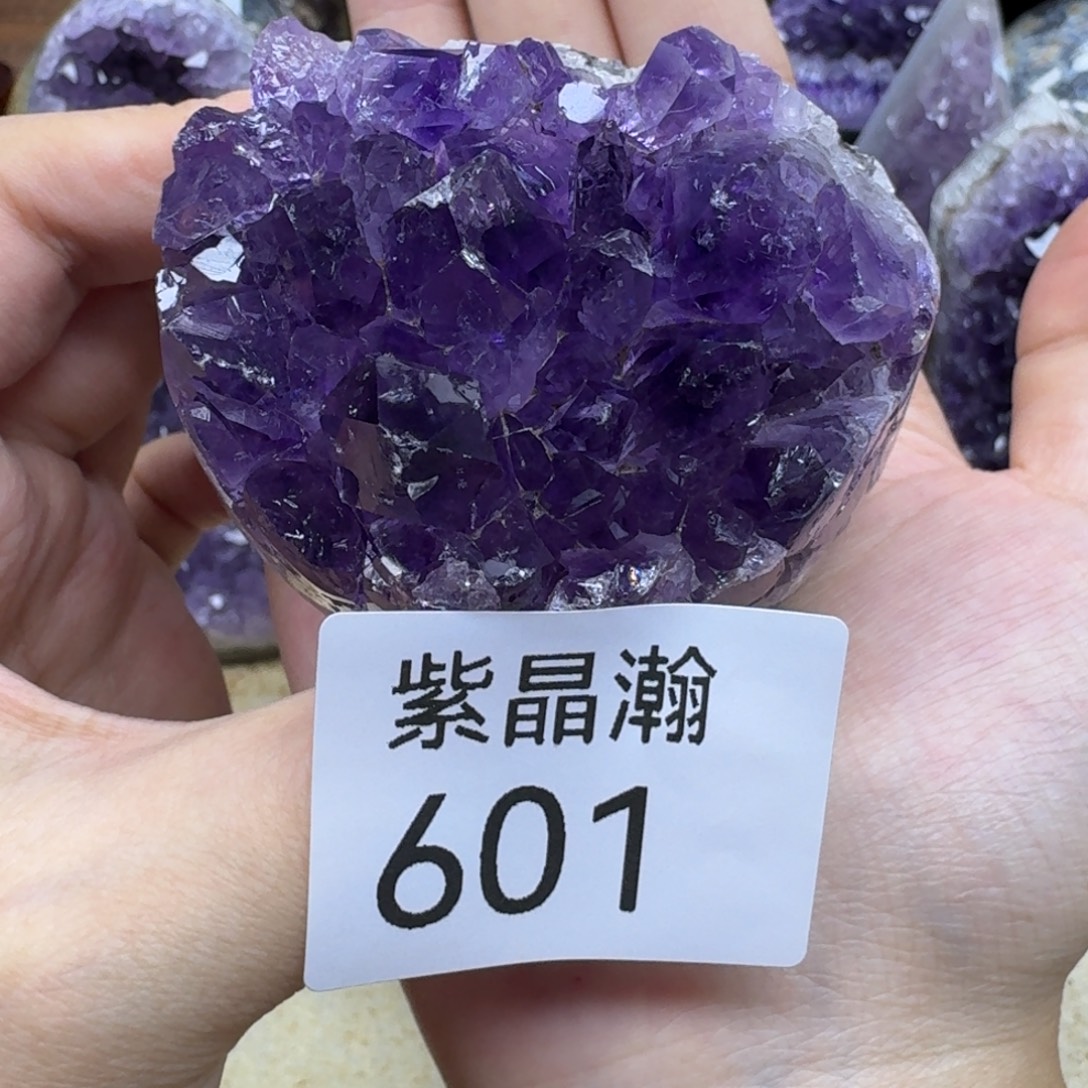 未镶嵌水晶大型摆件（非配饰）