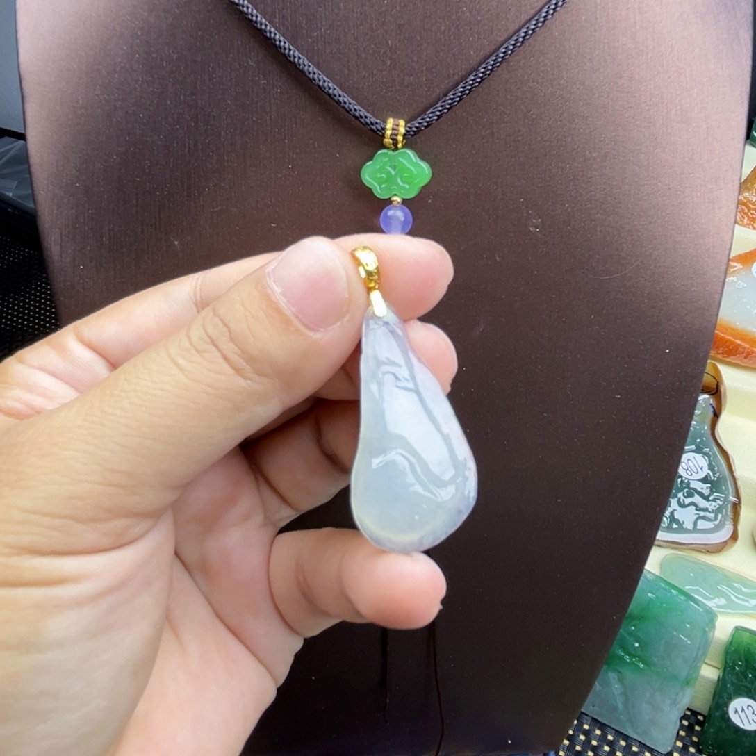 翡翠未镶嵌颈饰翡翠