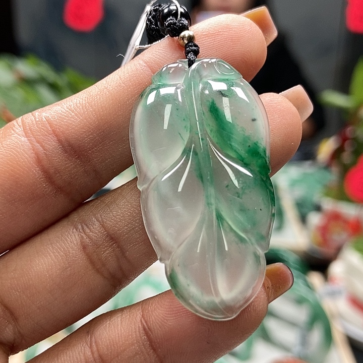 石英质玉颈饰未镶嵌