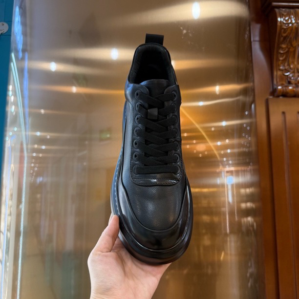 8082-1冬季新款 男款时尚商务厚底板鞋黑色高品质运动休闲男鞋