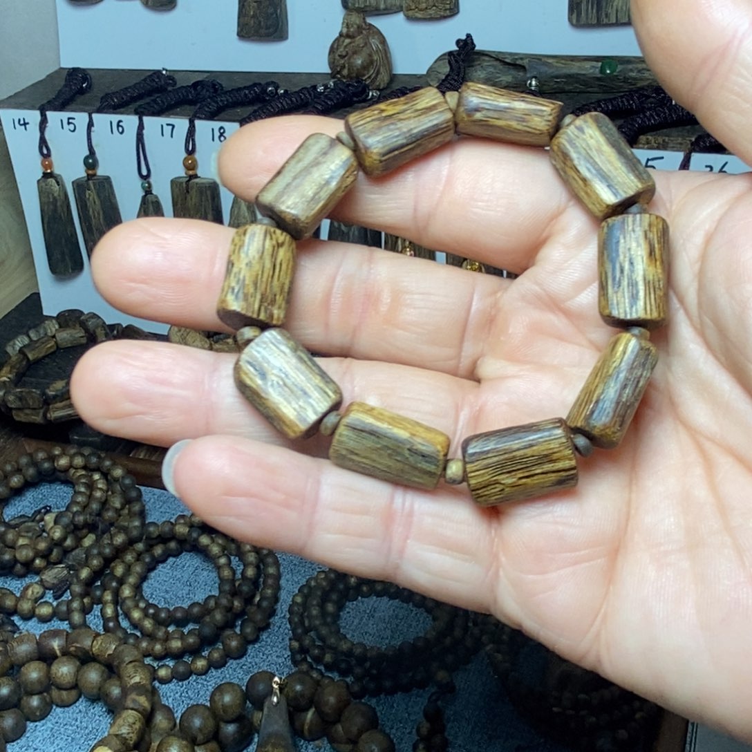 沉香沉香碎屑树心油