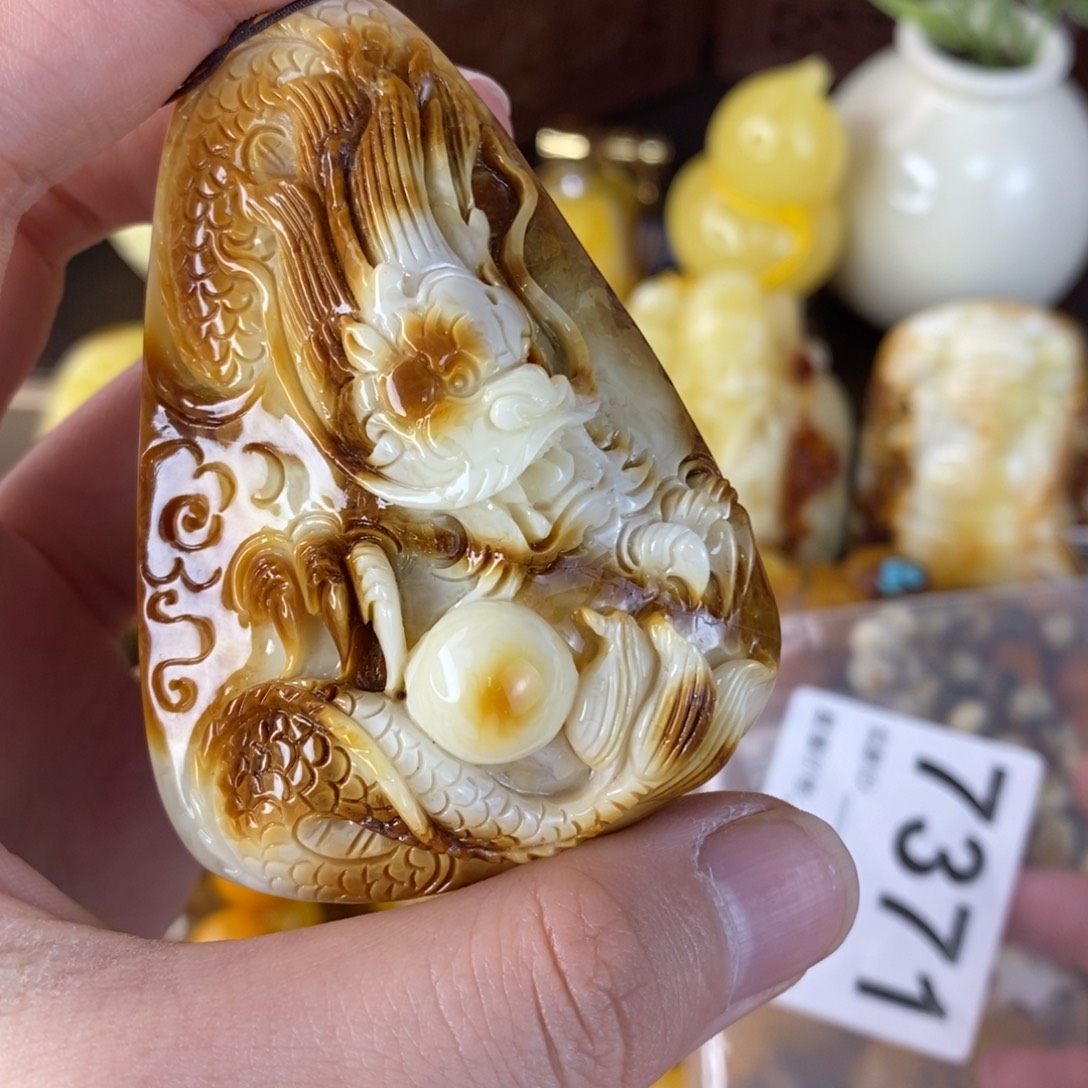 琥珀未镶嵌珠宝奇石