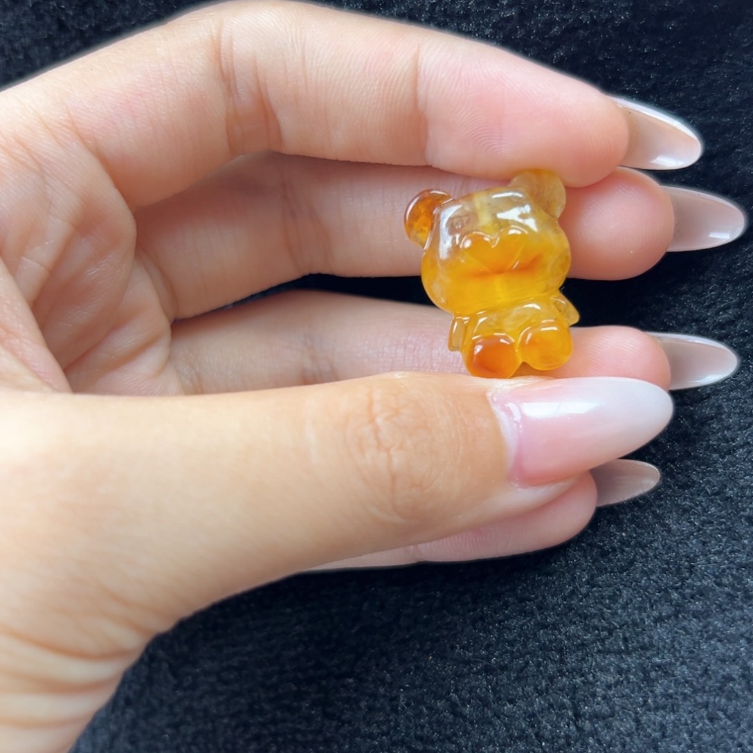 未镶嵌琥珀珠宝奇石