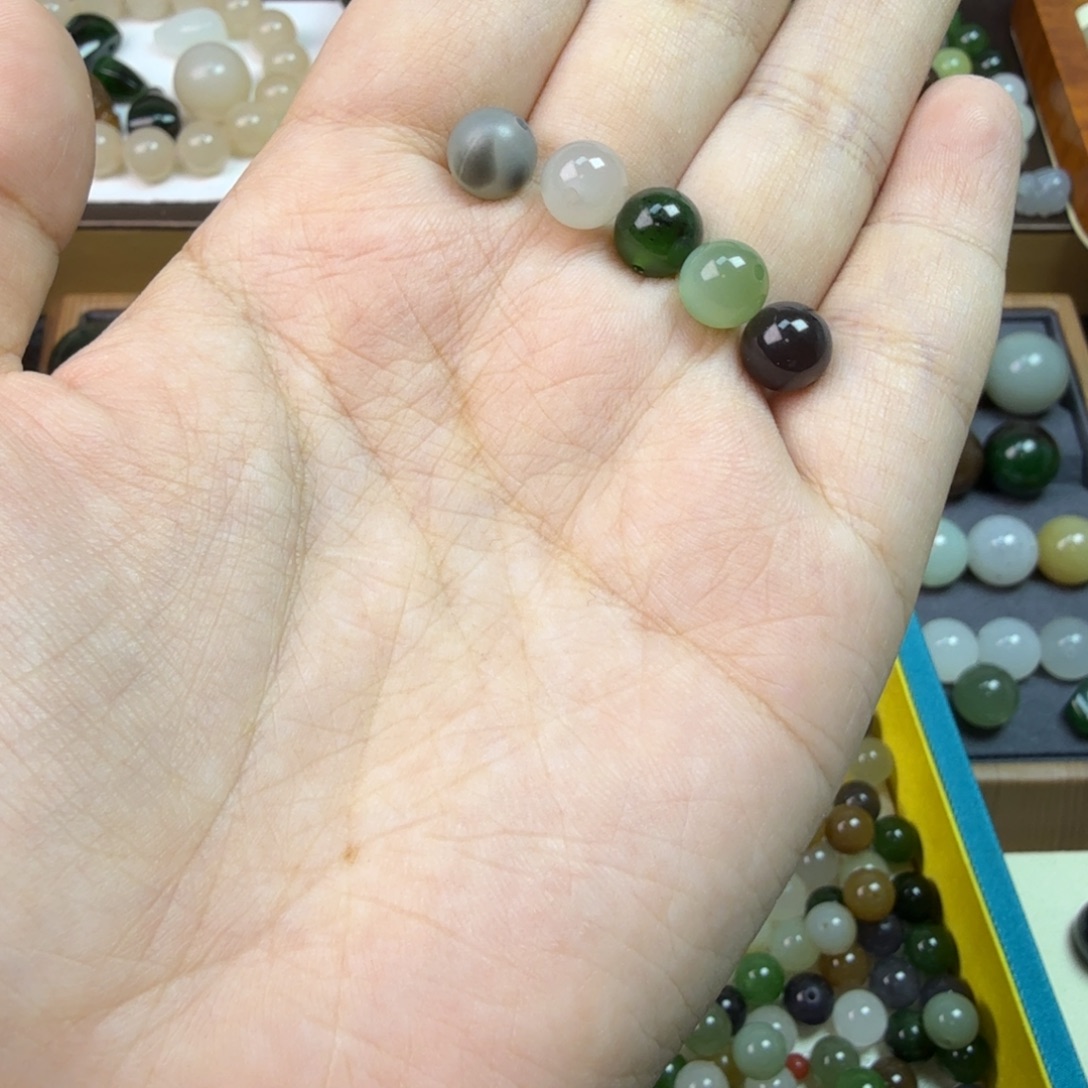 心***馨和田玉未镶嵌珠宝半成品卡八单珠五颗