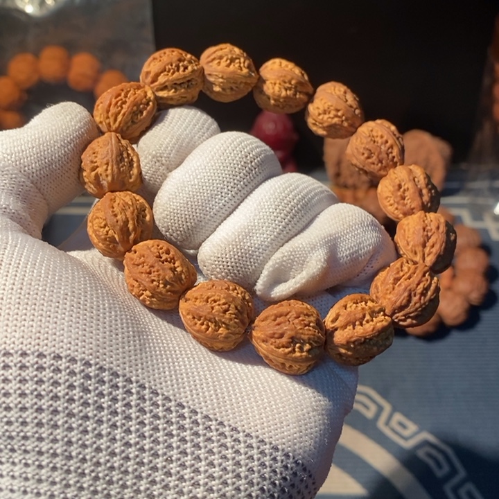 文玩核桃手串……27