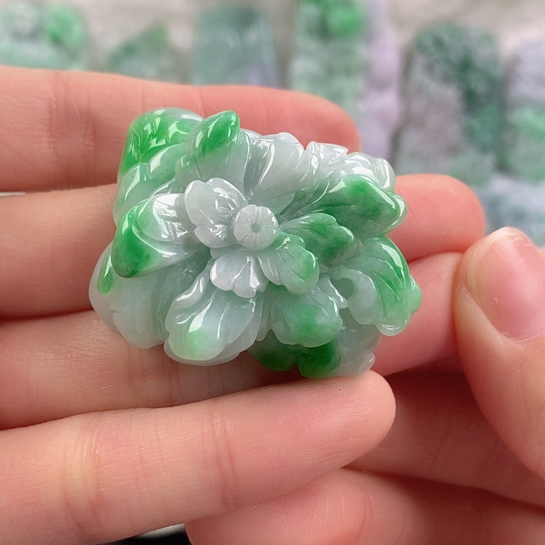 翡翠未镶嵌颈饰翡翠