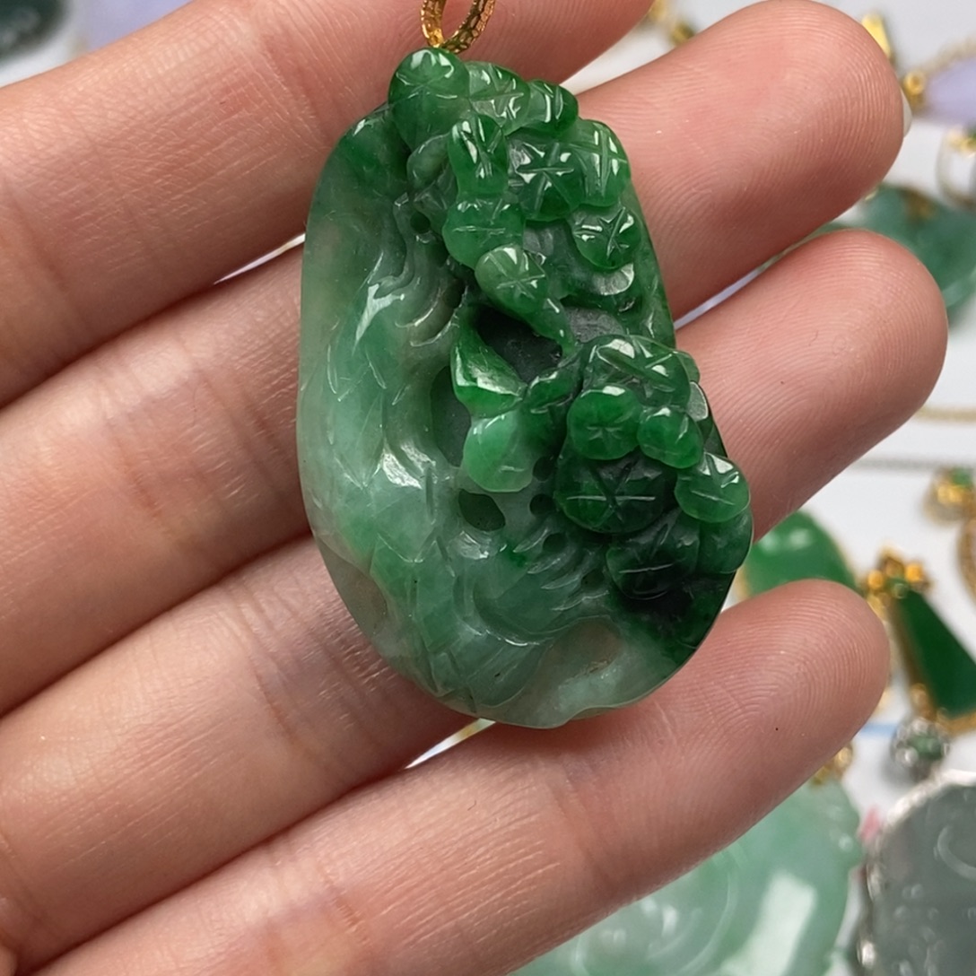 翡翠未镶嵌颈饰翡翠