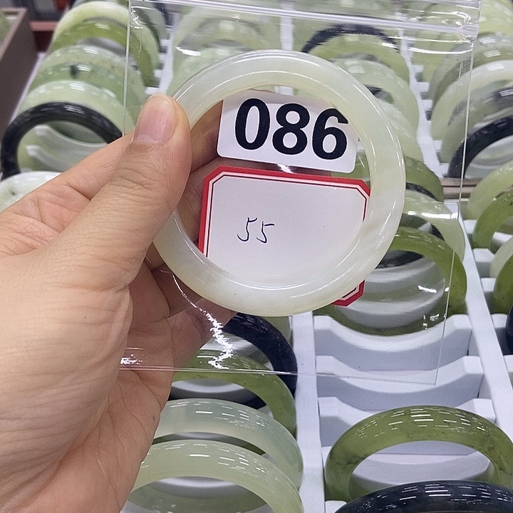 岫玉未镶嵌岫玉圆镯