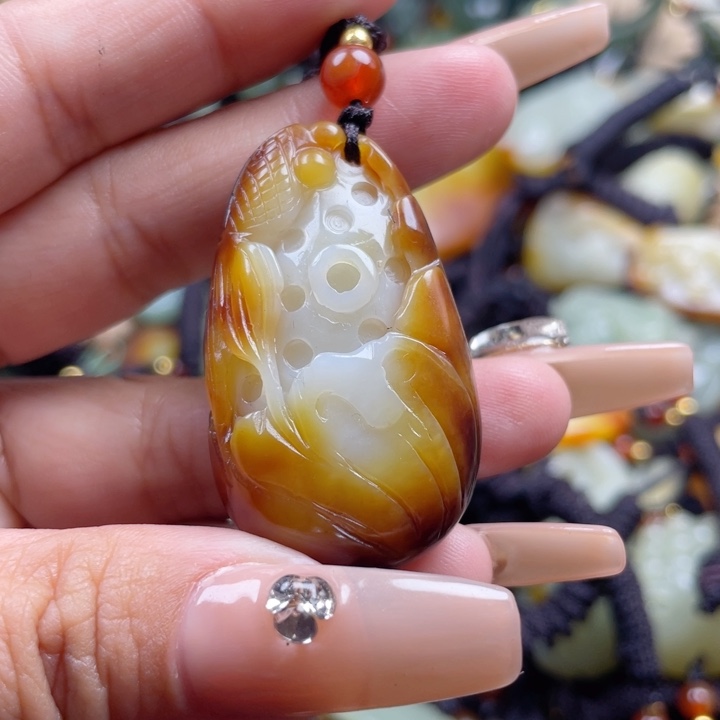 和田玉颈饰未镶嵌