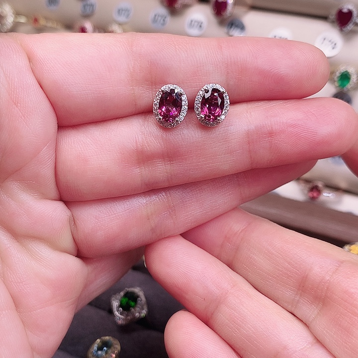 方***子石榴石（紫牙乌）耳饰银S925镶嵌