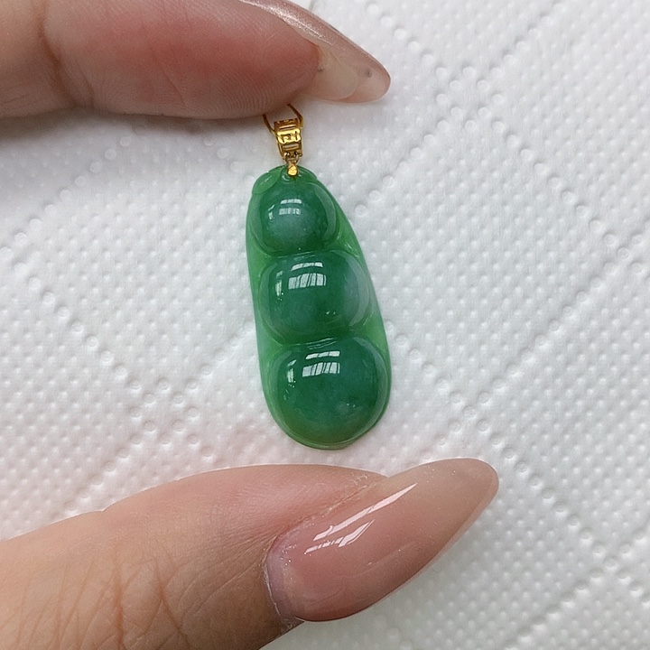 颈饰18K金镶嵌翡翠