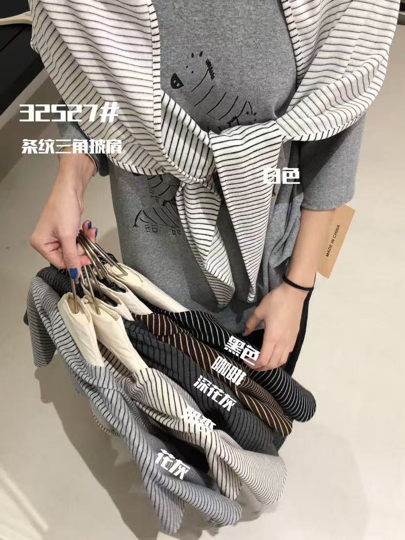 D7#32527#条纹三角披肩 FL
