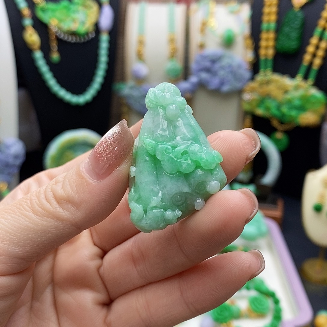 翡翠颈饰未镶嵌天然