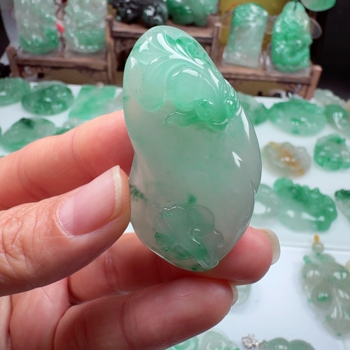 颈饰未镶嵌石英质玉素*…