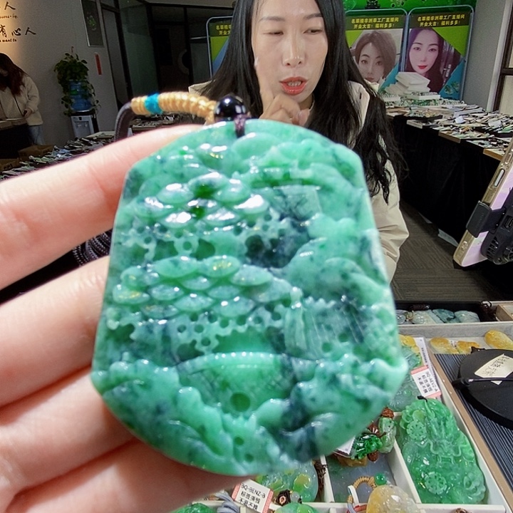 颈饰未镶嵌翡翠翡翠