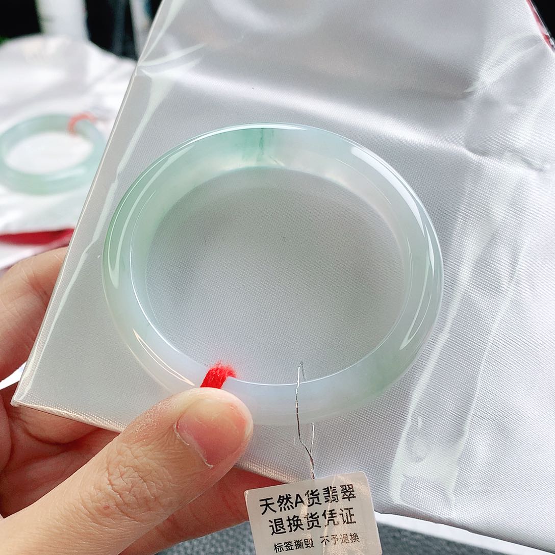 翡翠未镶嵌手镯53贵妃