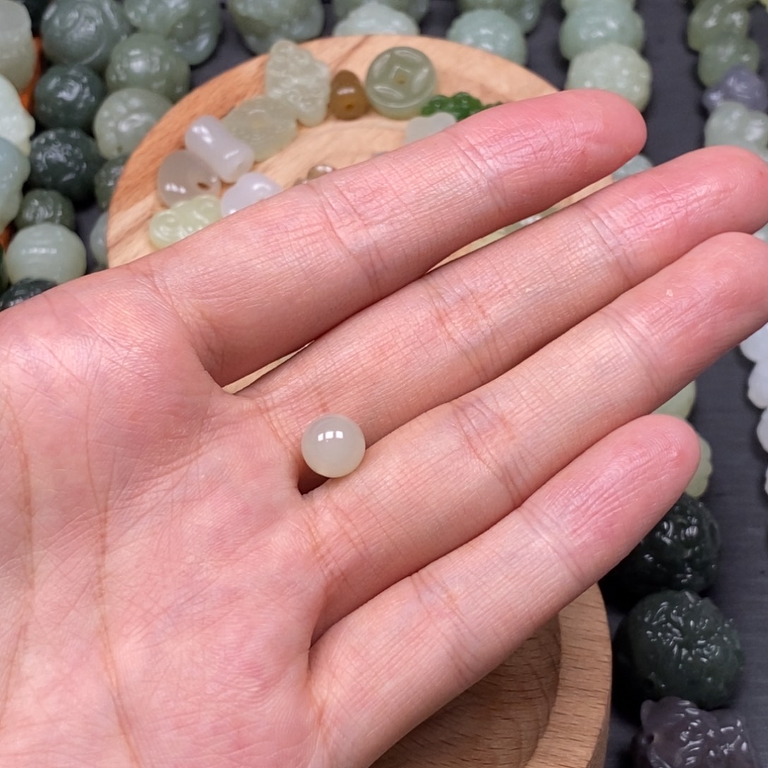 梦***针和田玉未镶嵌颈饰