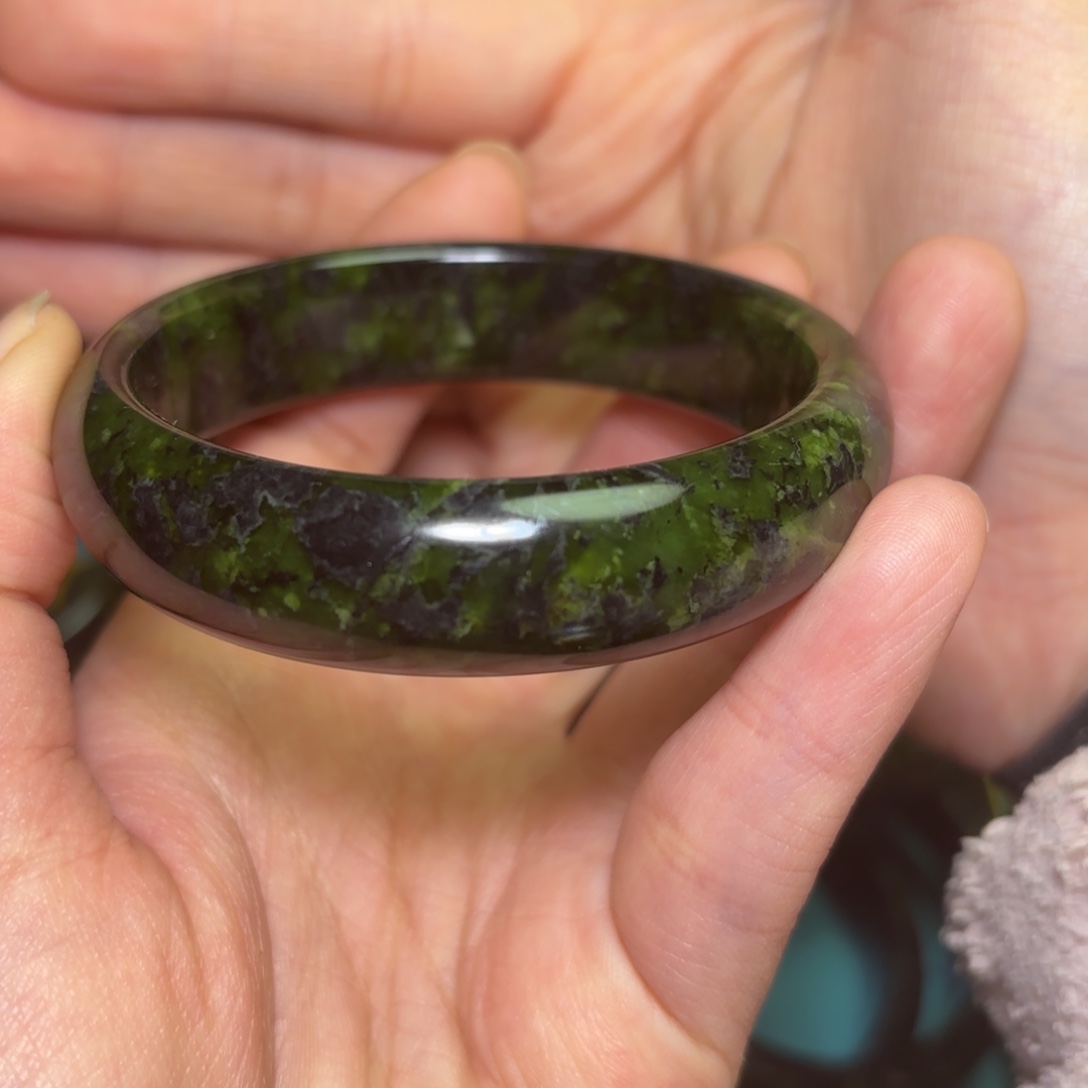 云***夕蛇纹石玉未镶嵌手镯