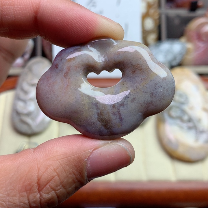 硅化珊瑚（珊瑚玉）颈饰未镶嵌